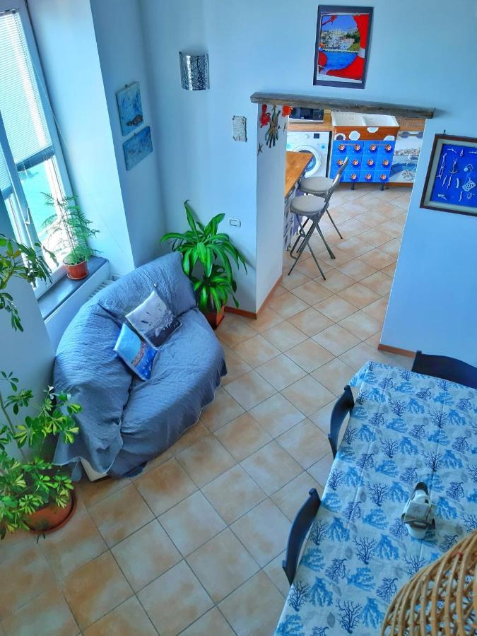 La Casa Azzurra Lägenhet Procida Exteriör bild