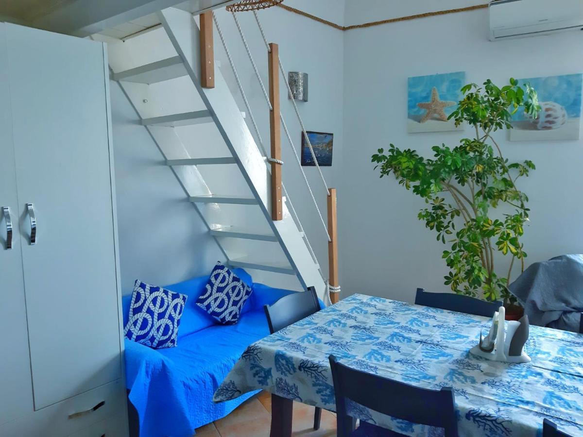 La Casa Azzurra Lägenhet Procida Exteriör bild