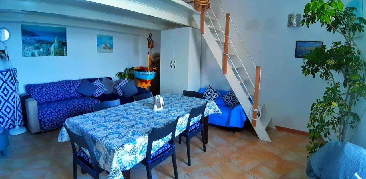 La Casa Azzurra Lägenhet Procida Exteriör bild